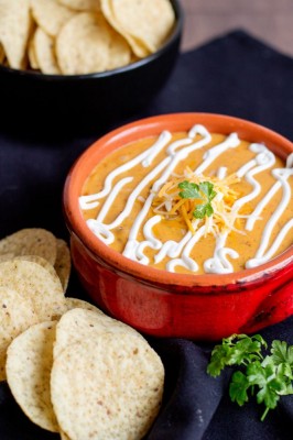 Simple and easy chili cheese dip recipe. Featured on The Monday Funday Linky Party at The Bewitchin' Kitchen.