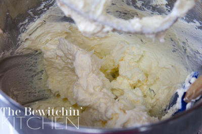 Making whipped shortbread cookies