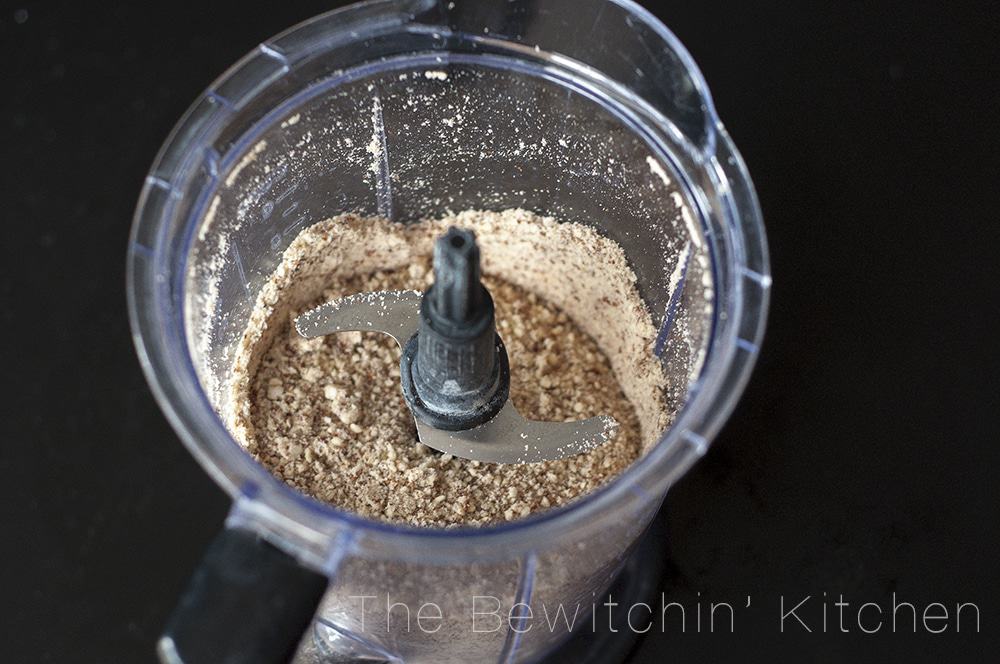 How to make almond butter. This homemade almond butter recipe is so easy, all you need is a high powered blender (Vitamix, Ninja, Blendtec, etc). DIY almond butter is gluten free, chemical free, and half the cost! | The Bewitchin’ Kitchen