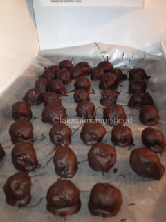 peanut butter balls - christmas baking