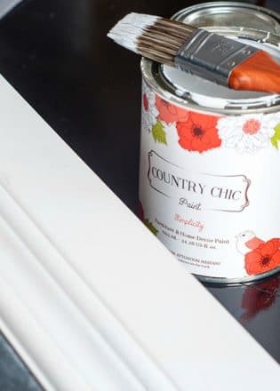 How to make a framed chalkboard with on a low budget. This DIY uses Country Chic Paint chalk based paint in Simplicity and natural beeswax. Easy chalk paint craft that pulls together any room | The Bewitchin' Kitchen