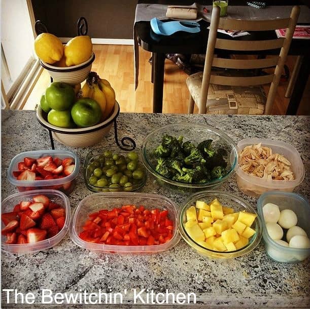 The 21 Day Fix review. Week 1 results and I’m going to talk about the nutrition portion of this health and fitness program. Yes, there are awesome exercises but this program also teaches you how to eat clean, get healthy and change your habits. Meal prep tips and 21 Day Fix results included. | The Bewitchin’ Kitchen