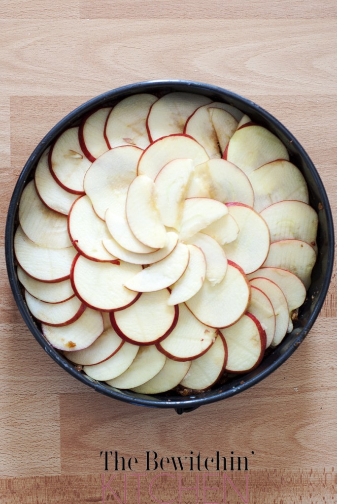 Raw Apple Pie - a healthy twist to add to your desserts board. This recipe uses dates and figs as the crust, which makes this dessert recipe gluten free, refined sugar free, Whole30, vegetarian, vegan, and paleo. 