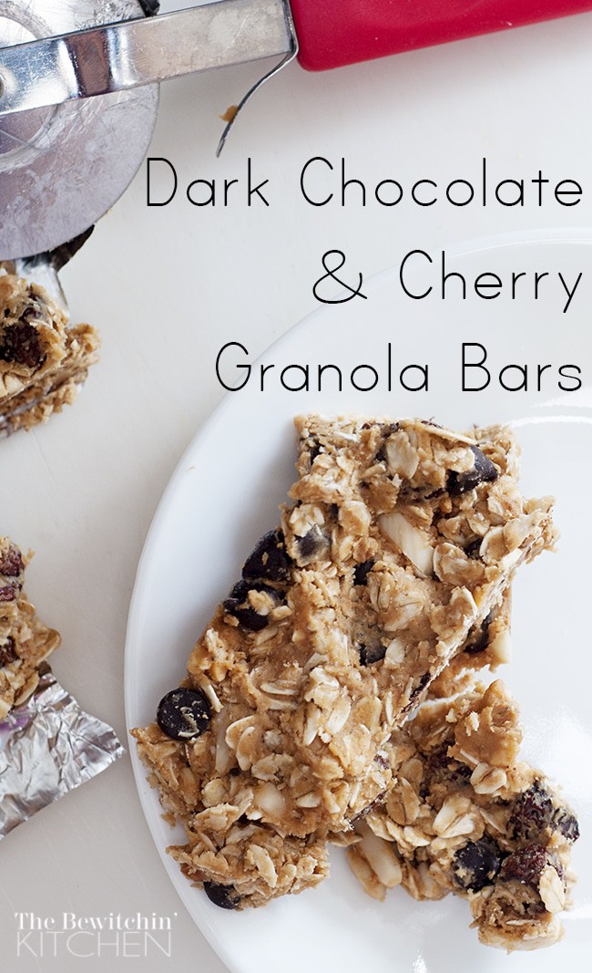 Dark Chocolate and Cherry Granola Bars - this homemade granola bar recipe is full of wholesome ingredients. It's gluten free and is a toddler approved snack. | The Bewitchin' Kitchen