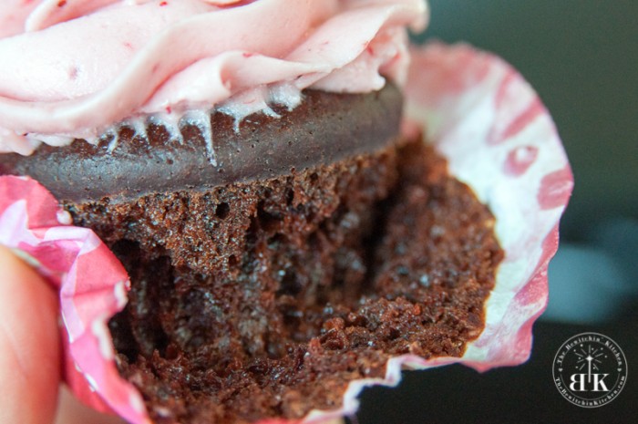 Chai Chocolate Cupcakes - they didn't turn out the best but they still taste amazing with the Strawberry White Chocolate Buttercream from The Bewitchin Kitchen