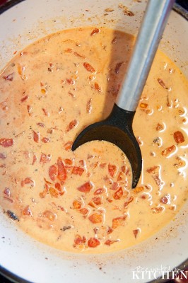 This sauce for Creamy Bruschetta Chicken is absoultely amazing. I love one pot recipes!