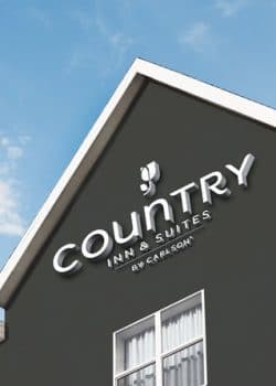Traveling as a family with Country Inns & Suites. Free hotel library, amazing complimentary breakfast and more.