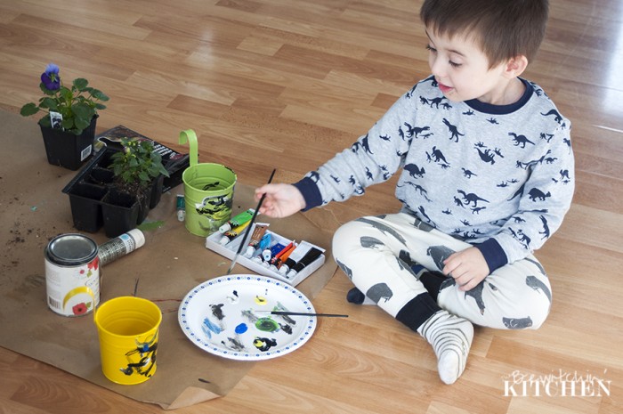 Looking for a fun craft to do with your toddler? Why not make some flower planters with this dollar store craft from The Bewitchin' Kitchen.