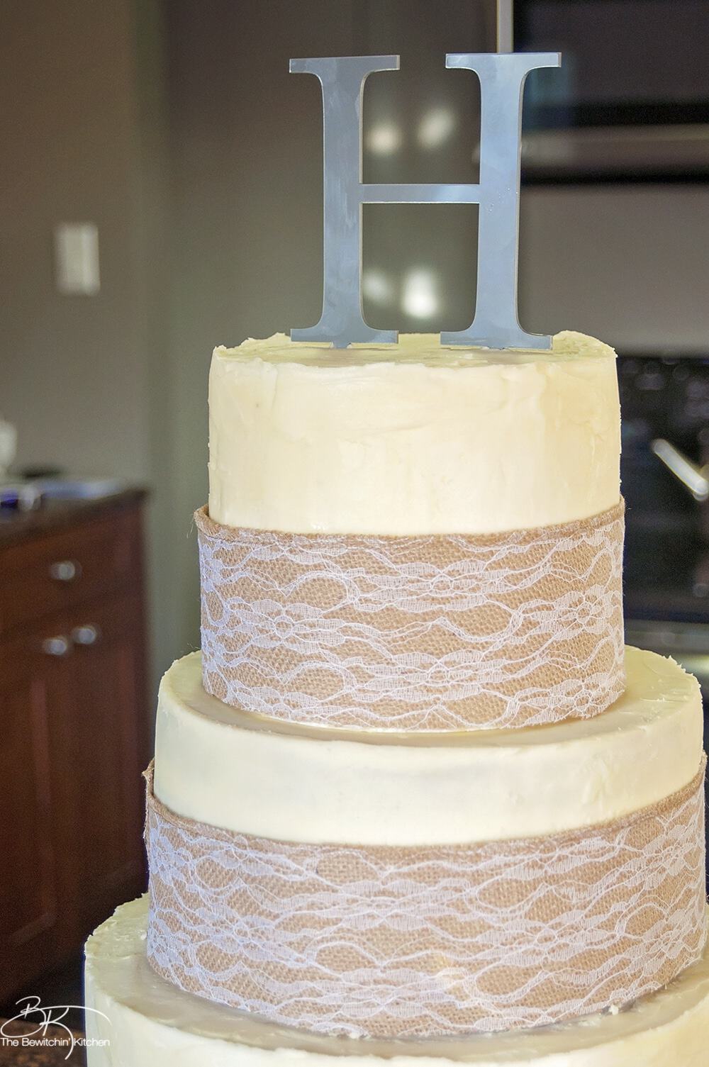 DIY Wedding Cakes This Three Tiered Diy Cake Is Fake On The Bottom And DIY Wedding Cakes This Three Tiered Diy Cake Is Fake On The Bottom And