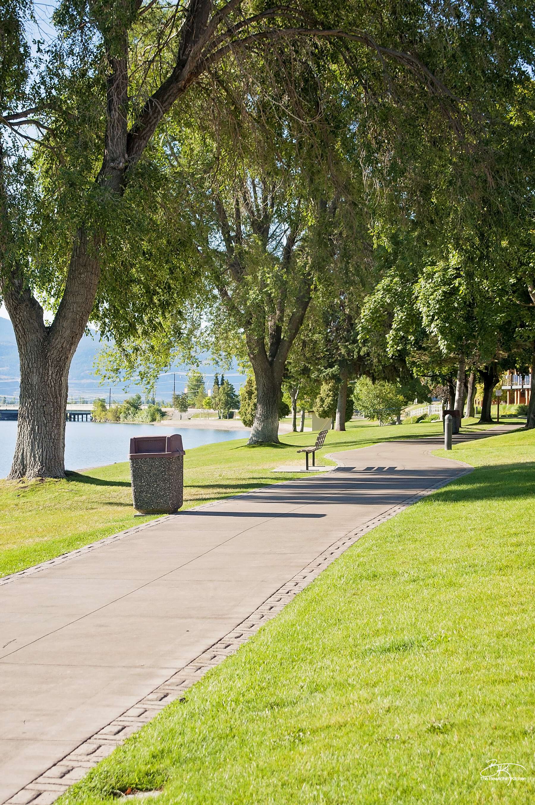 The Watermark Beach Resort in Osoyoos, British Columbia is a must on your Southern Okanagan vacation. This Okanagan resort has it all! It's the perfect family destination, and sets the scene for weddings, reunions or just a night away.