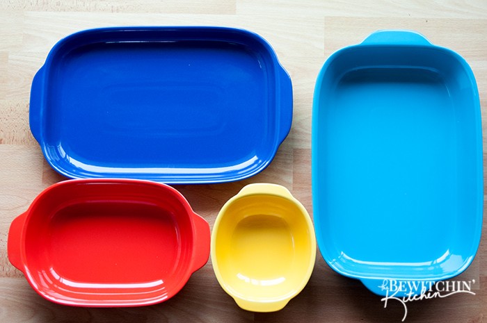 How perfect are these Corningware bakers? They're so colorful and would be awesome for mexican recipes or mexican parties. Cinco De Mayo anyone?