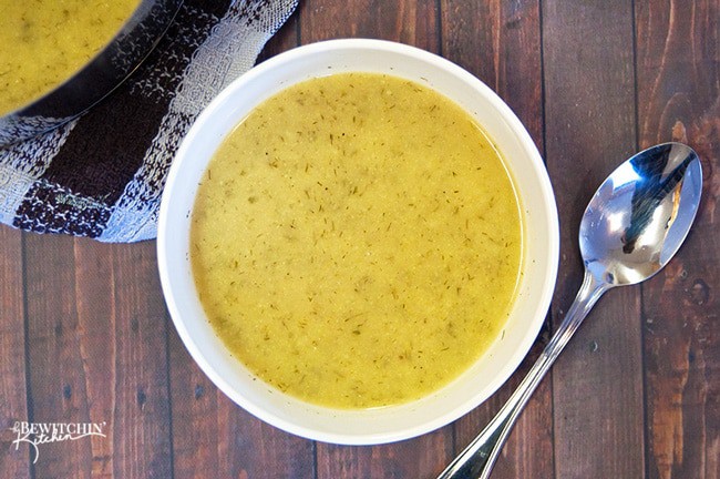 Creamy Cauliflower Dill Soup - This delicious soup recipe is dairy free, paleo, gluten free and is an easy and healthy weeknight dinner. 