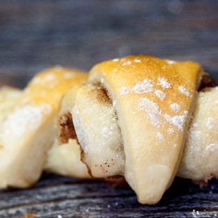 Rugelach recipe: the easiest pastry recipe! Perfect for Christmas baking and exchanges. This dessert recipe was given to me by a dear friend who got it from her grandmother. | The Bewitchin Kitchen