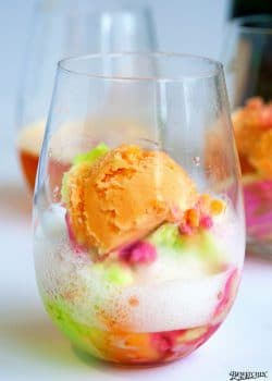 Champagne floats - this boozy dessert is a hit a for summer bbqs, brunches and New Years Eve parties. Sparkling wine and sherbert makes a delicious combination in this adult float. | thebewitchinkitchen.com