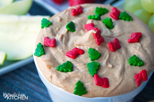 Gingerbread Dessert Dip - this no bake cheesecake dip is so easy and perfect for the winter holidays. Uses Truvia's Brown Sugar Blend to keep it as low calorie as possible. | thebewitchinkitchen.com