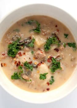 Paleo Zuppa Toscana Soup - an easy and simple paleo twist on a classic soup recipe. It's so creamy and delicious! Perfect for chilly winter nights. | thebewitchinkitchen.com