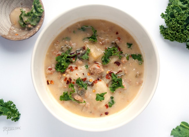 Paleo Zuppa Toscana Soup - an easy and simple paleo twist on a classic soup recipe. It's so creamy and delicious! Perfect for chilly winter nights. | thebewitchinkitchen.com