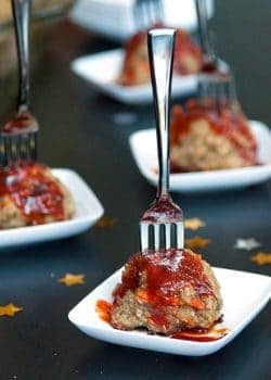 Turkey Meatball Bites. This appetizer is a great healthy party recipe or a delicious healthy dinner main dish. Ground turkey, hidden vegetables and a sweet sriracha sauce that has 75% LESS sugar. | thebewitchinkitchen.com