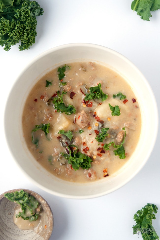 Paleo Zuppa Toscana Soup - an easy and simple paleo twist on a classic soup recipe. It's so creamy and delicious! Perfect for chilly winter nights. | thebewitchinkitchen.com