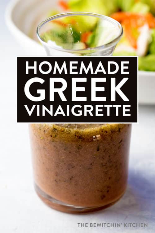Homemade Greek Vinaigrette - このギリシャのドレッシングは、シンプルで健康的で、クリーンな食事のレシピの下に分類されます。 YUM!