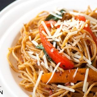 Tomato Pesto Spaghettini - this easy pasta recipe is loaded with hidden veggies and is an under 10 minute dinner! I love quick and easy dinner recipes! | thebewitchinkitchen.com