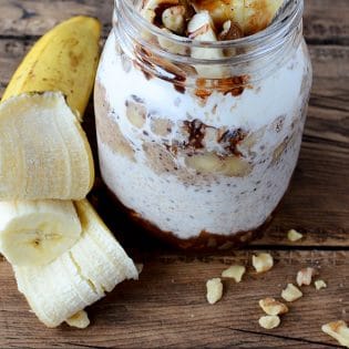 Chocolate Banana Walnut Overnight Oats - This healthy overnight oats recipe has yogurt, chia, bananas, walnuts and chocolate. It's a healthy breakfast with a bit of decadence. An easy meal prep morning treat. | thebewitchinkitchen.com