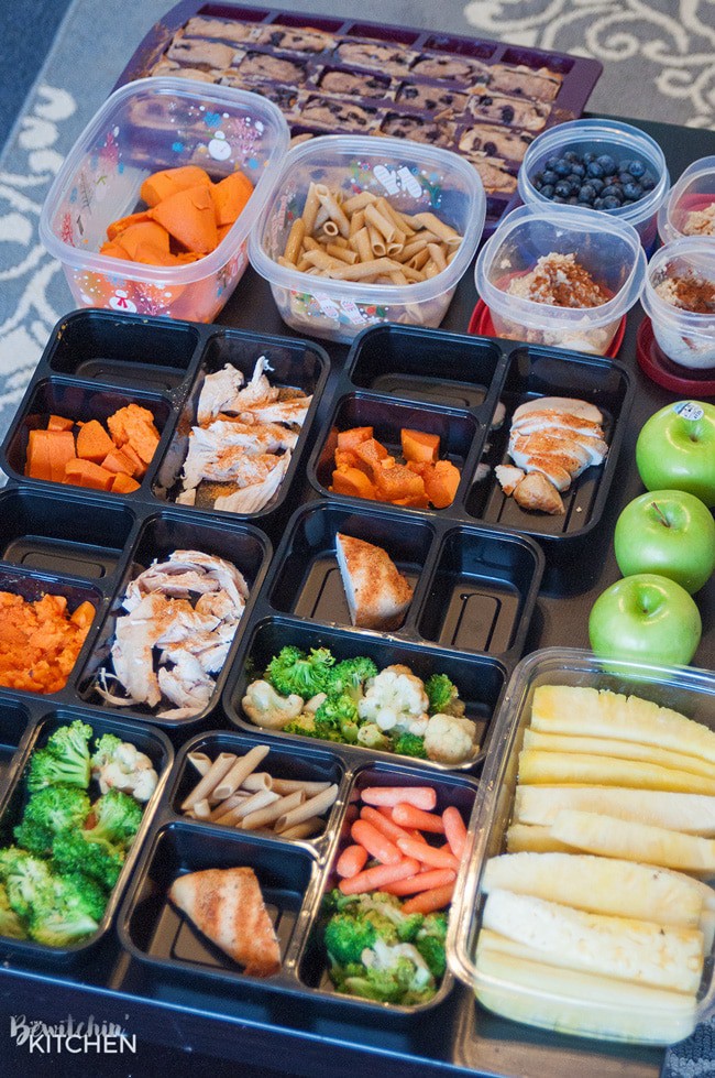 6 meal prep tips for busy families. Meal prepping is a great way to stay healthy and sane. The Bewitchin' Kitchen teamed up with Chef Cory Vitiello and Catelli to bring these helpful dinner tips. | Thebewitchinkitchen.com