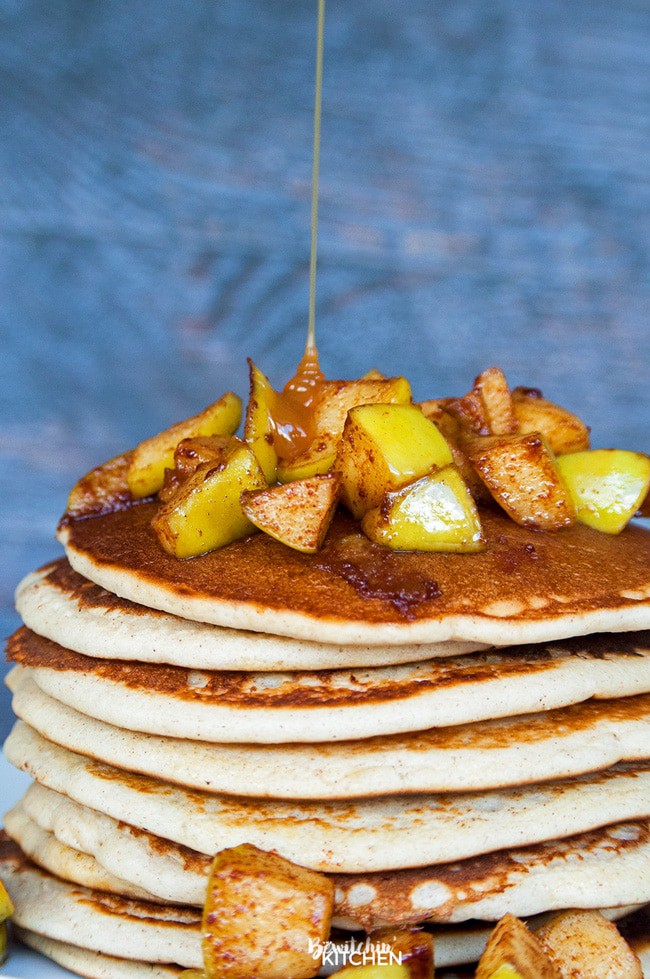 Caramel Apple Blender Pancakes - this is such an easy pancake recipe. This breakfast favorite uses Bisquick, apple sauce, honey greek yogurt, apples, butter and caramel. It's a delicious fall breakfast that can double as a late night dessert. #cookupincredible