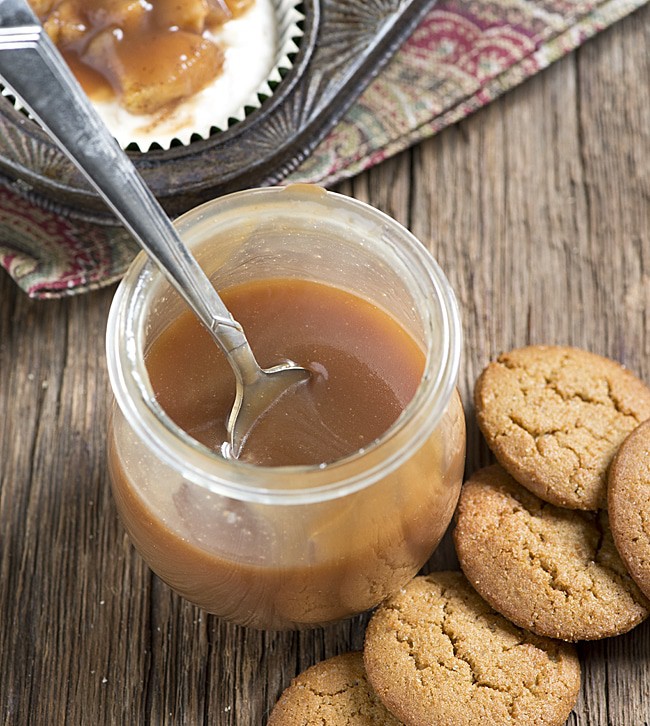 Mini Apple and Salted Caramel Cheesecakes {No Bake!} via Bewitchin Kitchen