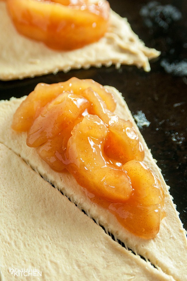 apple pie filling on pillsbury crescent roll dough