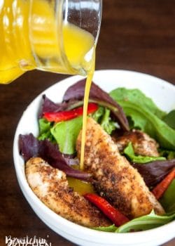 Chicken Tenders Salad with Honey Mustard Dressing - a healthy recipe idea that's 21 Day Fix approved, gluten free and full of fiber. Healthy dinner or lunch in a hurry!