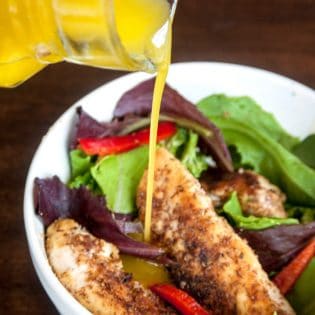 Chicken Tenders Salad with Honey Mustard Dressing - a healthy recipe idea that's 21 Day Fix approved, gluten free and full of fiber. Healthy dinner or lunch in a hurry!