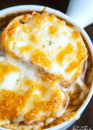 Irish Onion Soup - it's french onion soup with a whiskey twist. A delicious soup recipe that's perfect for fall and winter.