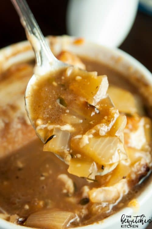 Irish Onion Soup - it's french onion soup with a whiskey twist. A delicious soup recipe that's perfect for fall and winter.