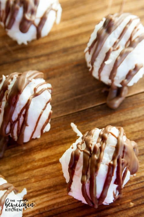 No Bake Chocolate Coconut Balls - a no bake dessert recipe that only uses 4 ingredients. I make these every year for the holidays: Thanksgiving, Christmas, and New Years.