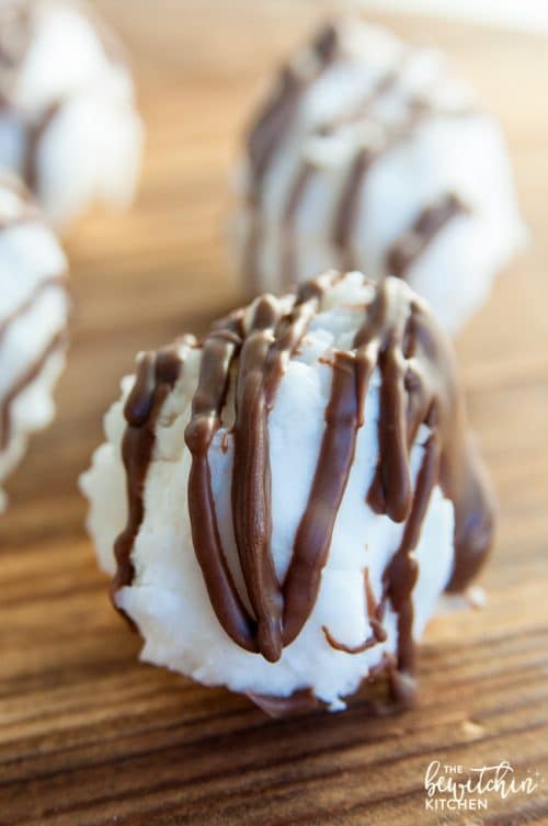 No Bake Chocolate Coconut Balls - a no bake dessert recipe that only uses 4 ingredients. I make these every year for the holidays: Thanksgiving, Christmas, and New Years.