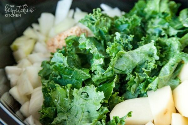 closeup: crock pot zuppa toscana ingredients 