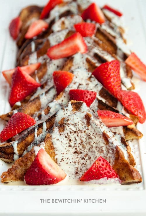 White Chocolate French Toast. This dessert inspired breakfast recipe is super simple and super yummy! 10/10! Make this for birthday breakfasts, brunch, or to celebrate another Netflix series finished. 