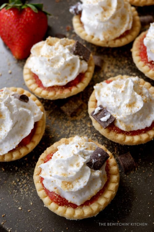 Easy way to use leftover strawberry rhubarb pie filling: strawberry rhubarb tarts