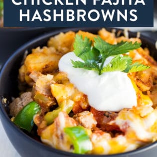 Crockpot Chicken Fajita Hashbrowns. A fun and flavourful Crockpot breakfast recipe with ground chicken, hashbrowns, green peppers, and fajita mix. Add this to your slowcooker recipes!