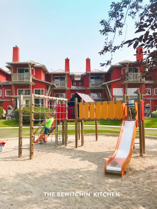 Where to stay in Kelowna. Kid's playground at Manteo resort