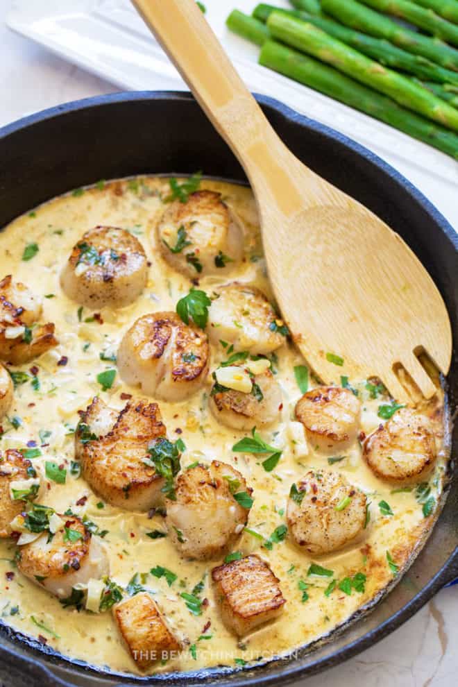 Creamy Garlic Scallops with White Wine Sauce | The Bewitchin' Kitchen