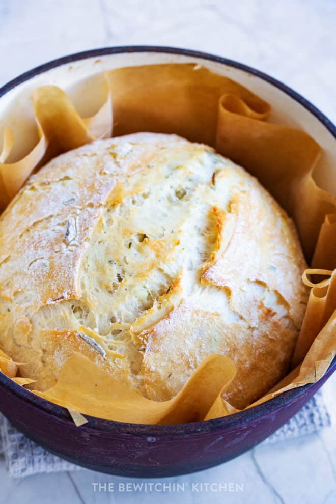 Easy Dutch Oven Bread with Roasted Garlic and Rosemary {No-Knead