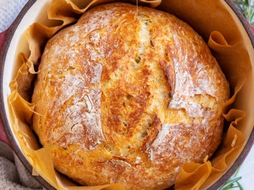 Dutch Oven Bread - Amanda's Cookin' - Yeast Breads