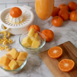 mango pineapple smoothie