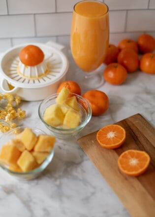 mango pineapple smoothie