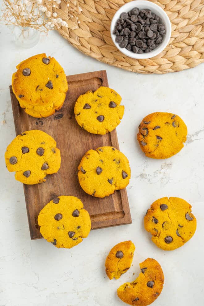 Many keto pumpkin spice cookies on a table