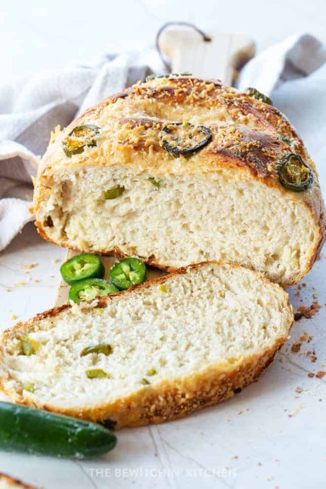 Sliced cheesy jalapeno bread