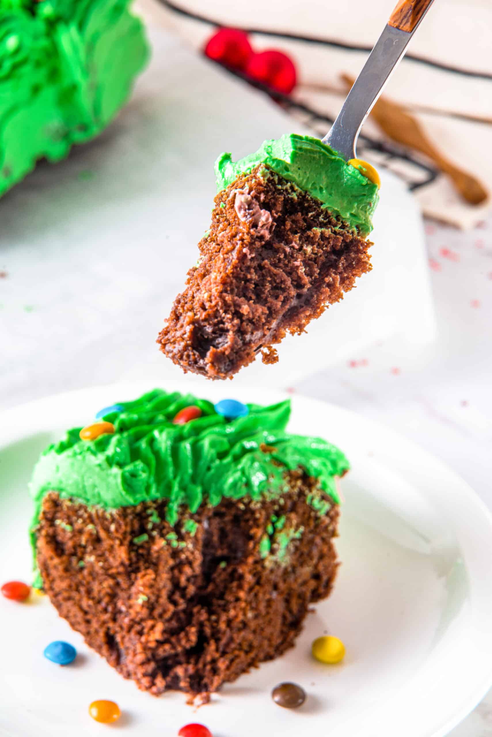 Christmas Tree Cake  The Bewitchin' Kitchen